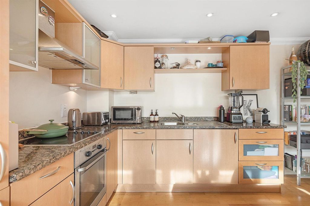 Property photo 3 of 17 008.Jpg