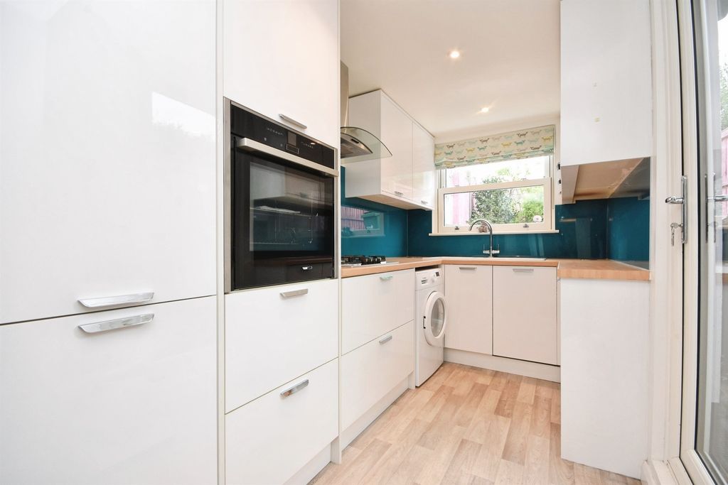 Property photo 2 of 9