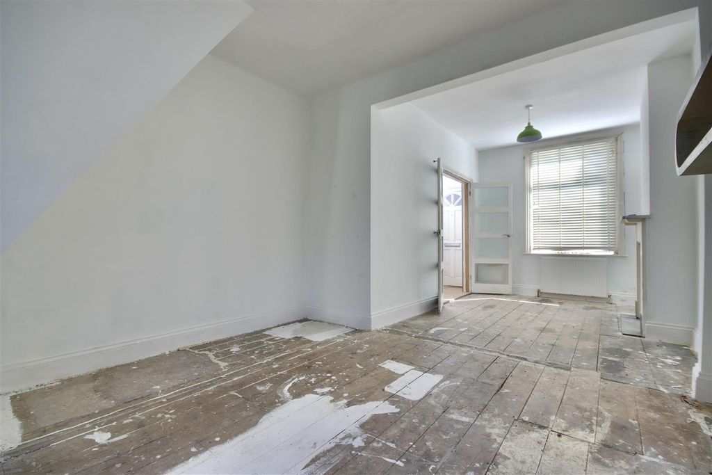 Property photo 3 of 11 Ea2Fdb03-72Bd-4B24-Bd80-402C361E64Fb_1_201_A.Jpeg