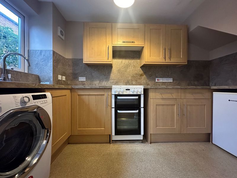Property photo 2 of 6 Kitchen