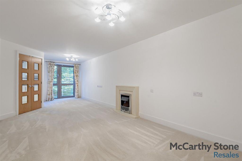 Property photo 2 of 26 8666685-Interior06-800.Jpg