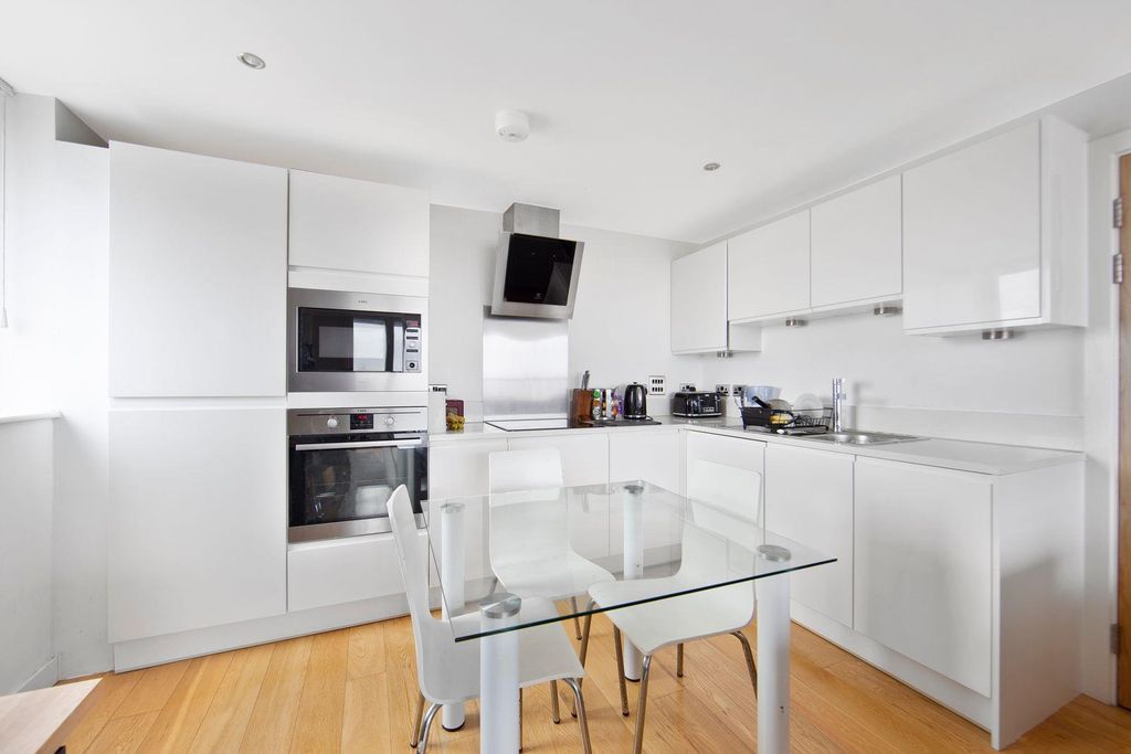 Property photo 3 of 12 U7Hzx0Wg.Jpeg