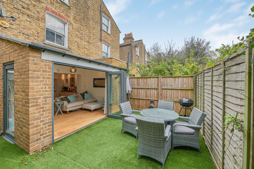 Property photo 2 of 18 Picture No. 19