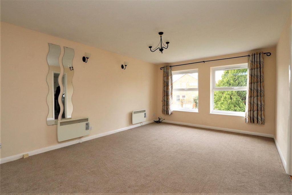 Property photo 2 of 7