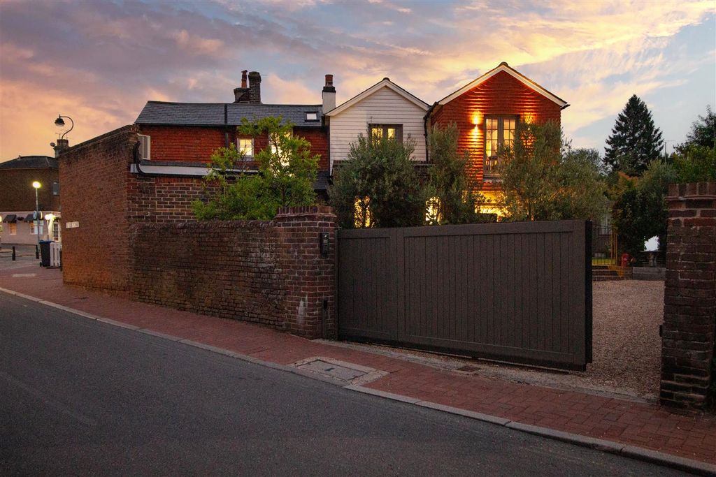 Property photo 2 of 47