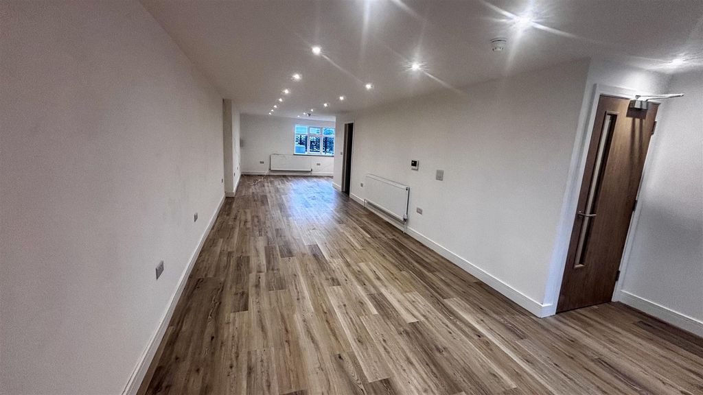 Property photo 1 of 5 Img_2811 New.Jpg