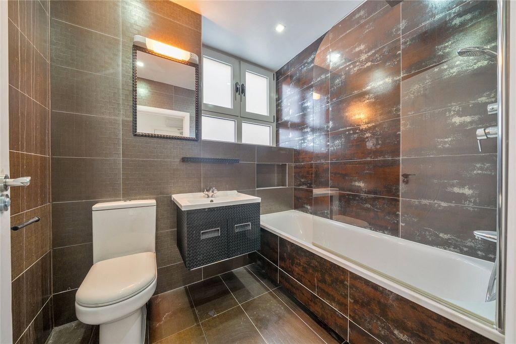 Property photo 3 of 23 Picture No. 05