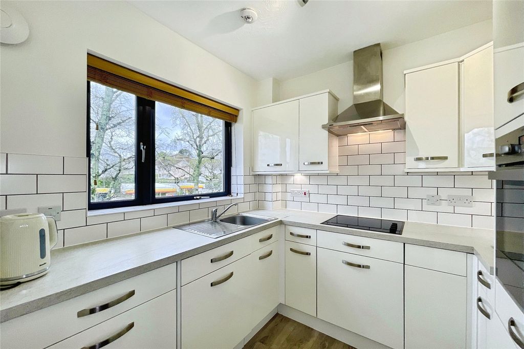 Property photo 3 of 16 Kitchen