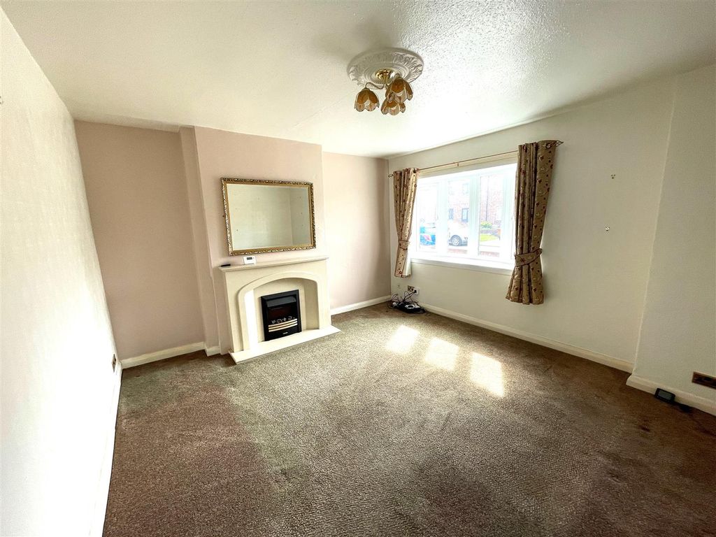 Property photo 2 of 16 Lounge.Jpg
