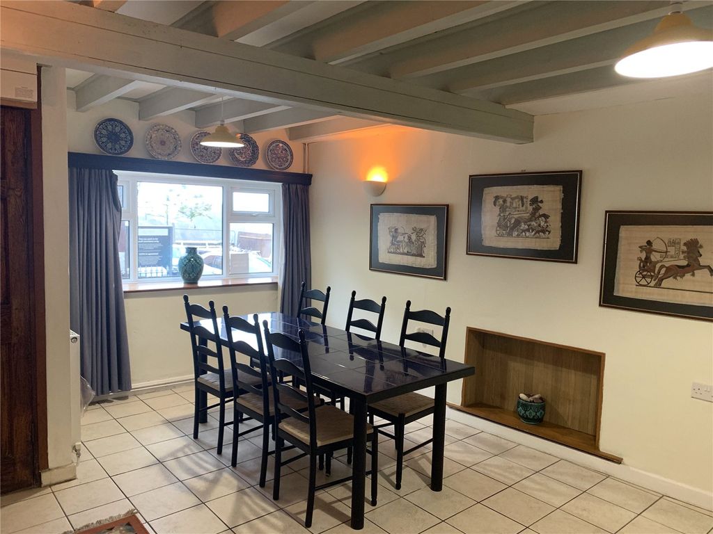 Property photo 2 of 23 Picture No. 20