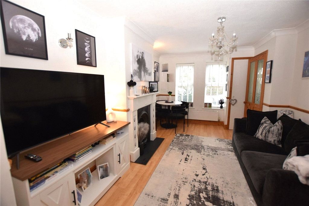 Property photo 3 of 8 Picture No. 20