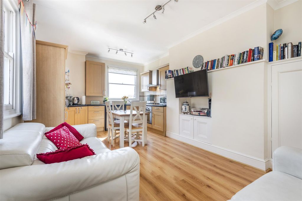 Property photo 3 of 10 52140_Hi_Res_ (5).Jpg