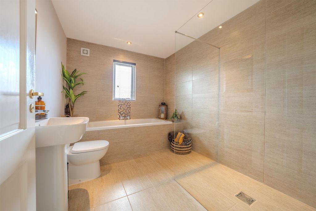Additional image 16 of 6 bed detached house for saleDunollie, 58 Gillsland, Eyemouth TD14