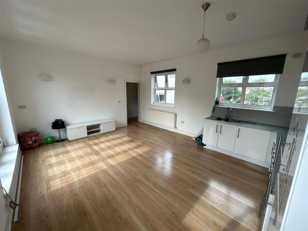 Property photo 2 of 9 Picture No. 02