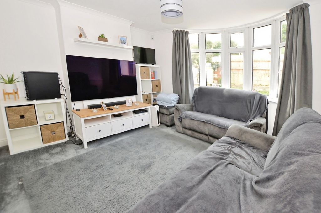 Property photo 2 of 10 Living Room