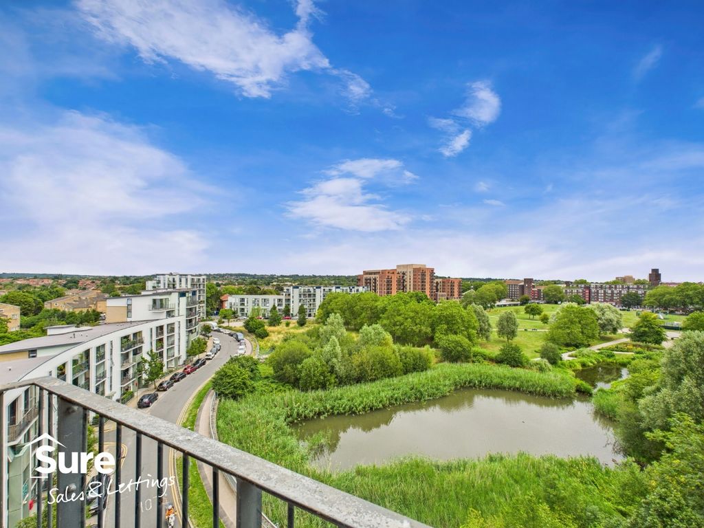 Property photo 2 of 28 4384973