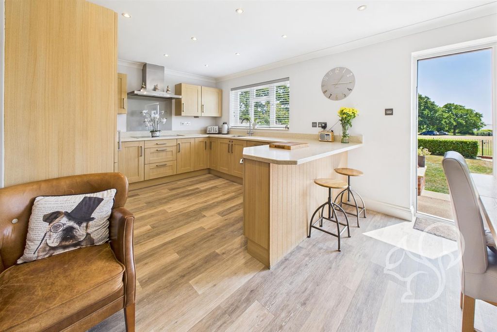 Property photo 2 of 45