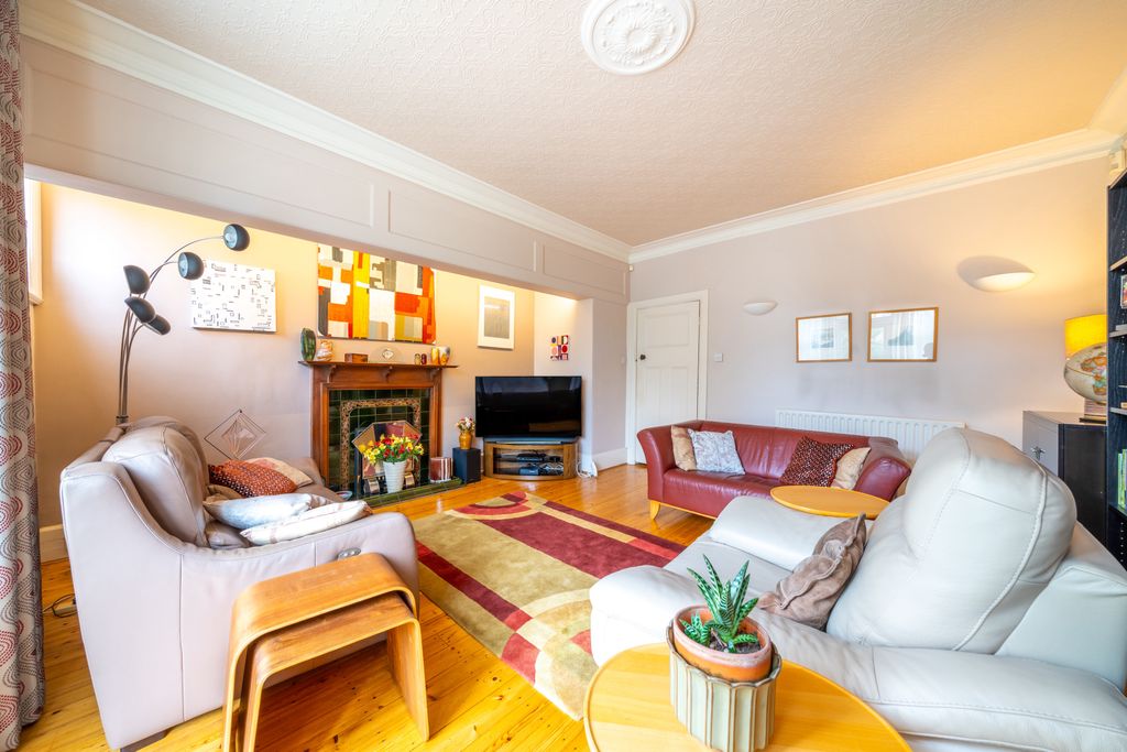 Property photo 3 of 21