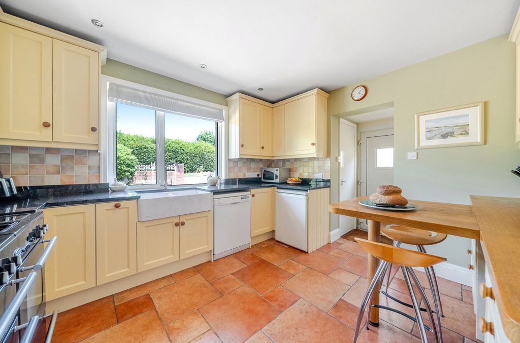 Property photo 2 of 16 Kitchen