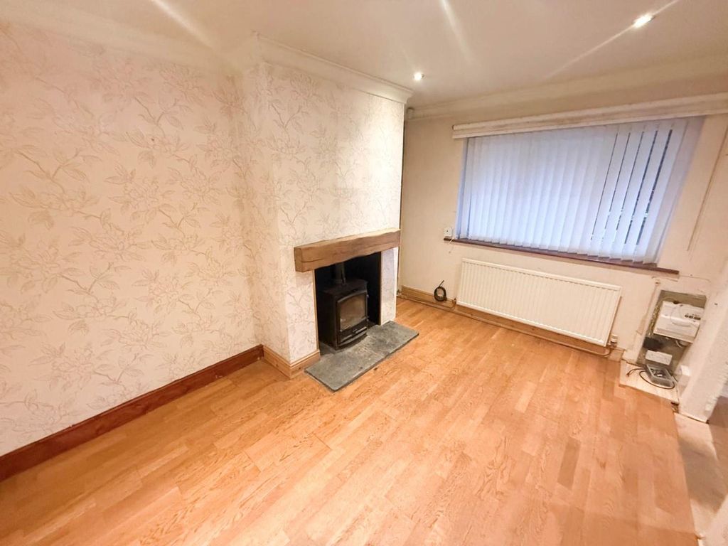 Property photo 2 of 12 Lounge