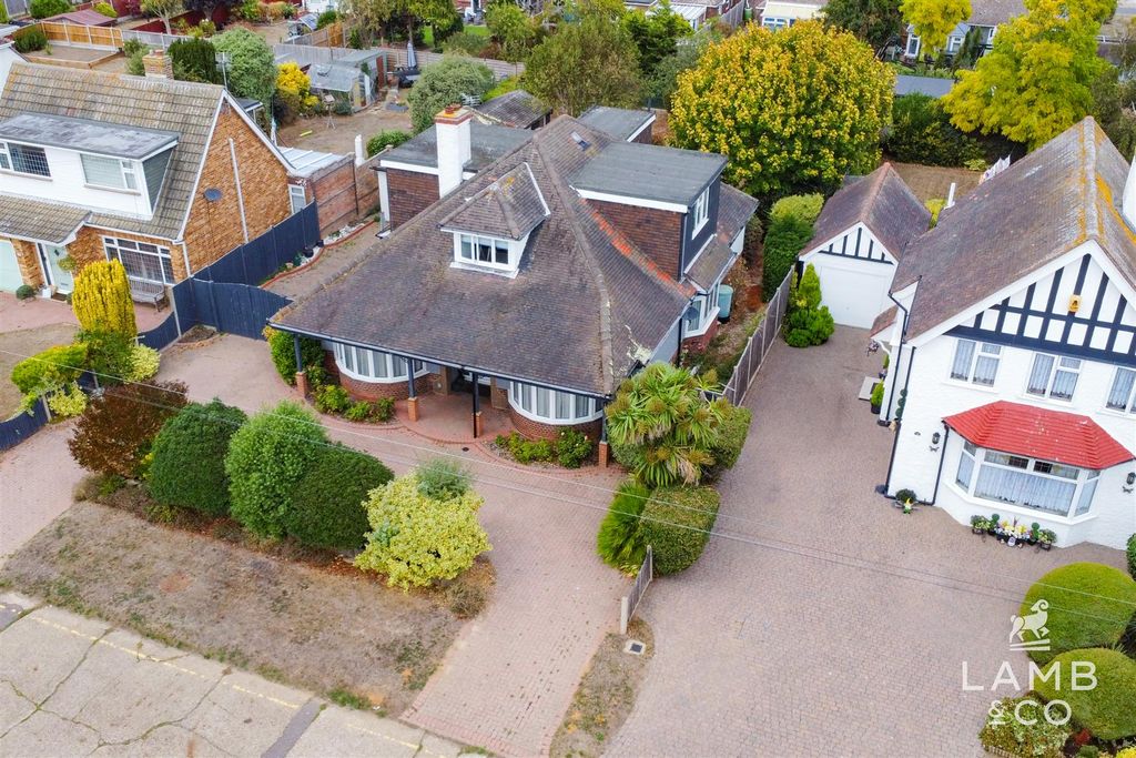 Property photo 3 of 30