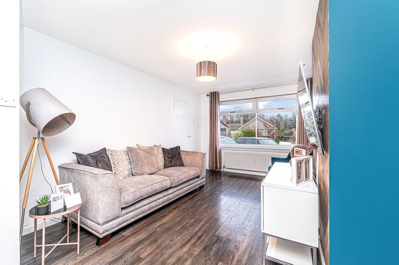 Property photo 3 of 19 Lounge