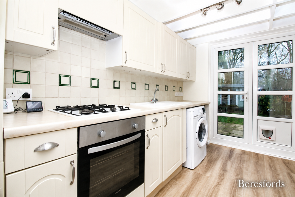 Property photo 3 of 8 Kitchen