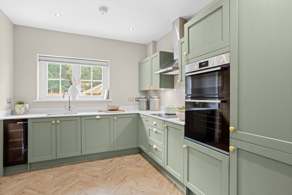 Property photo 2 of 8 Show Home