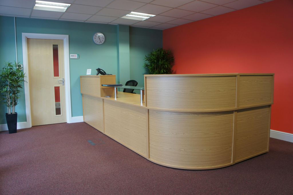 Property photo 2 of 3 Peregrin Hse Reception