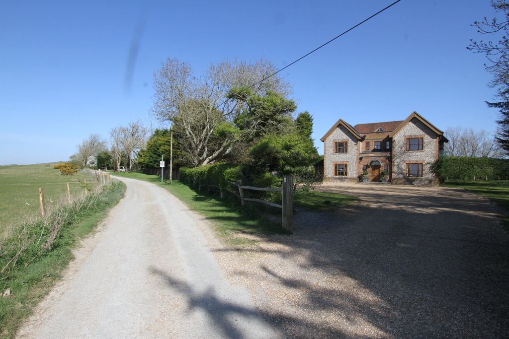 Property photo 2 of 32