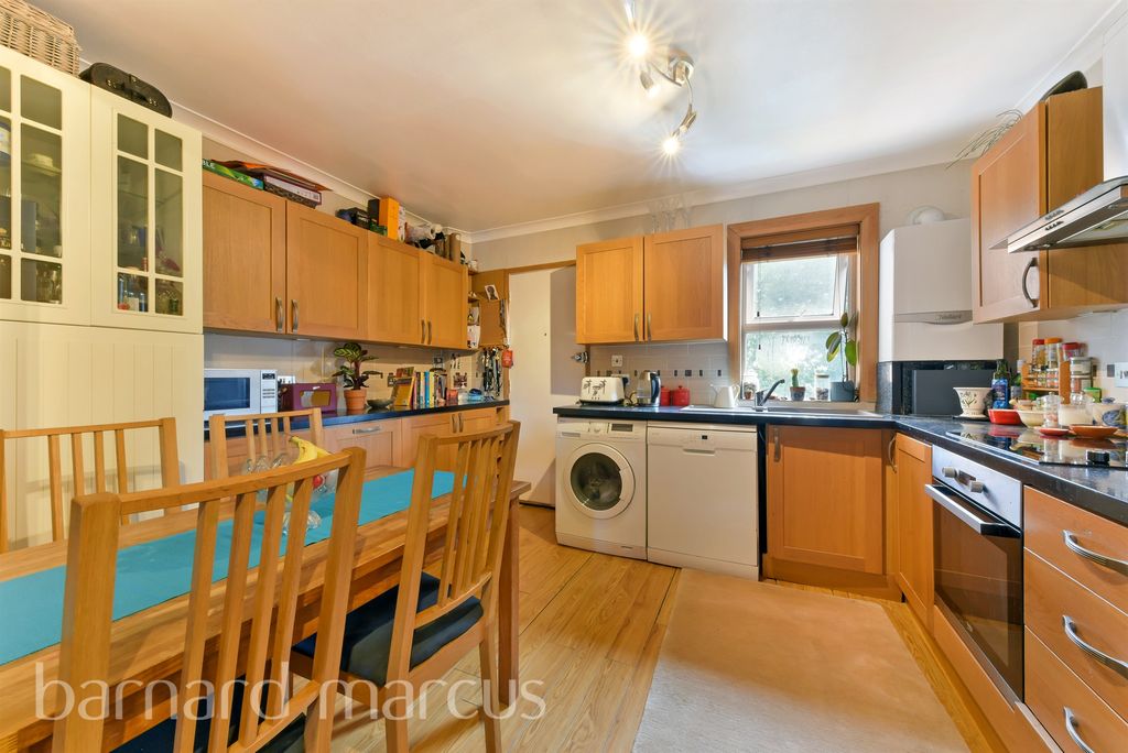 Property photo 3 of 12