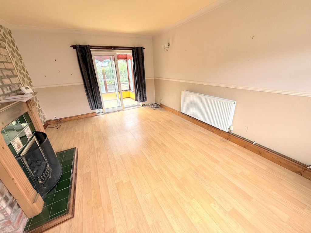 Property photo 2 of 26