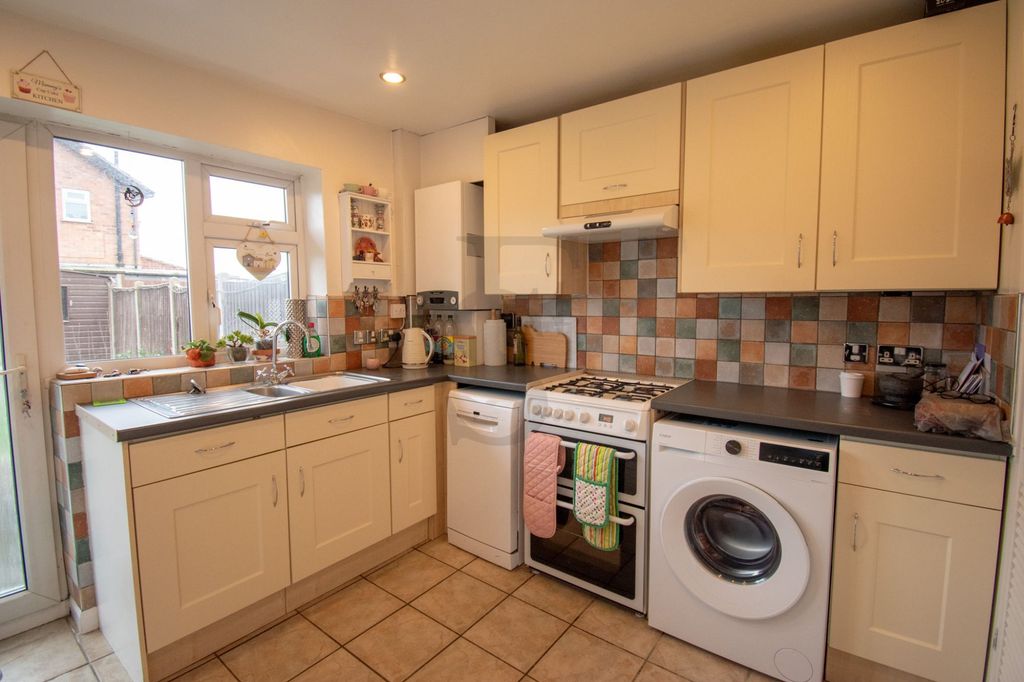 Property photo 2 of 9