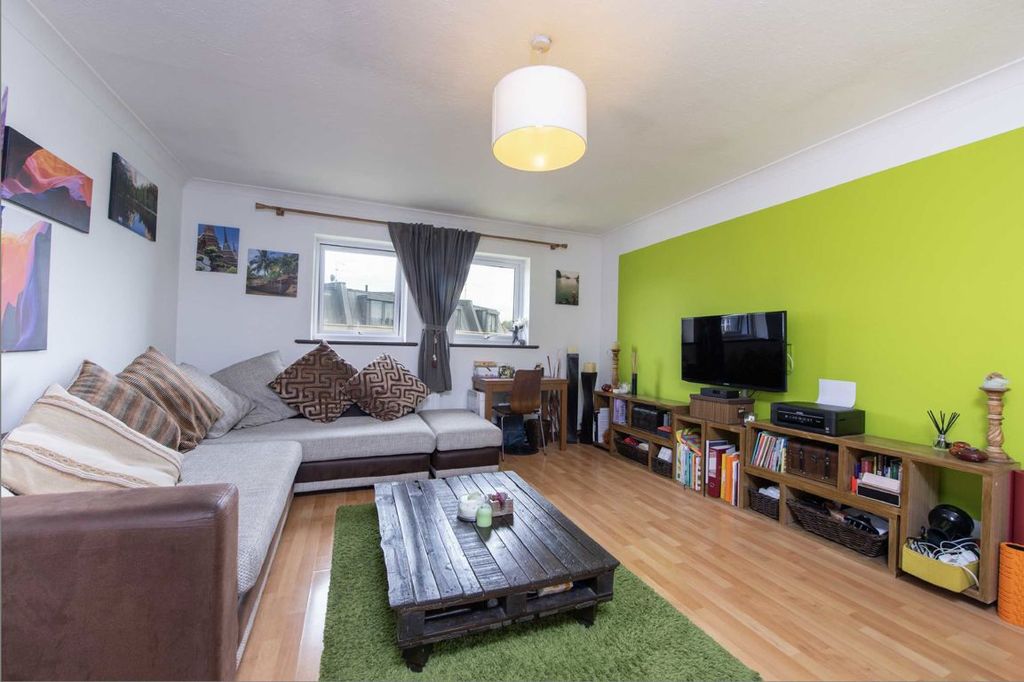 Property photo 3 of 5