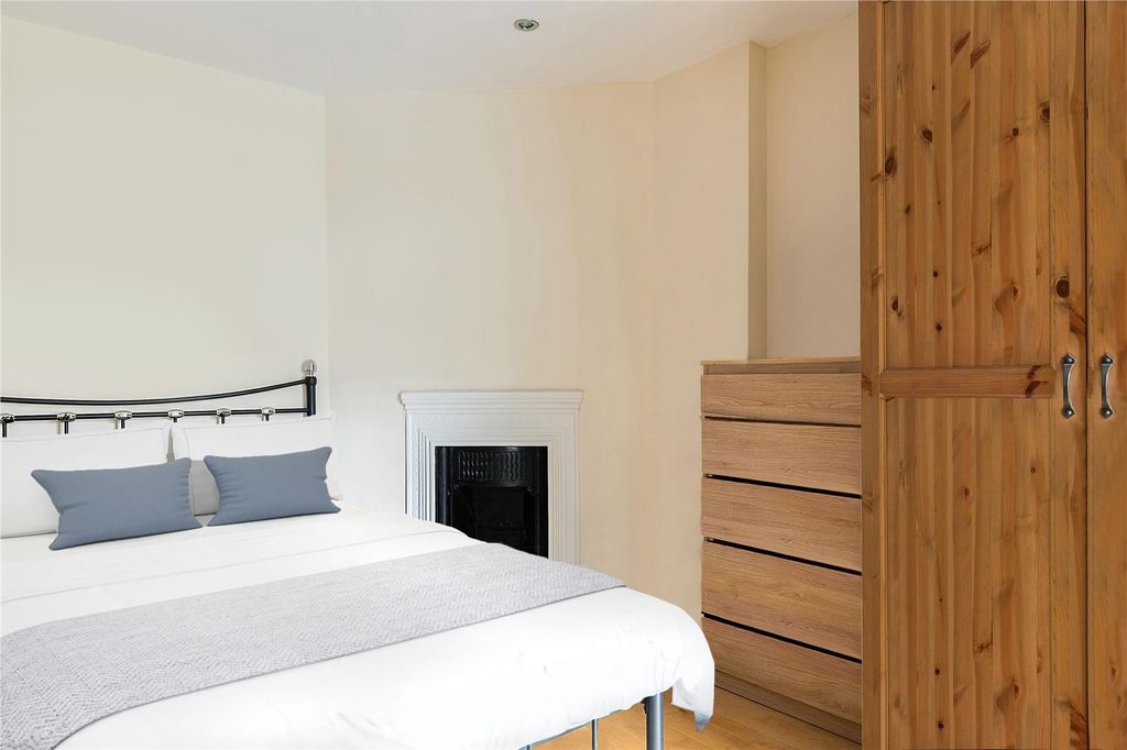 Property photo 3 of 5