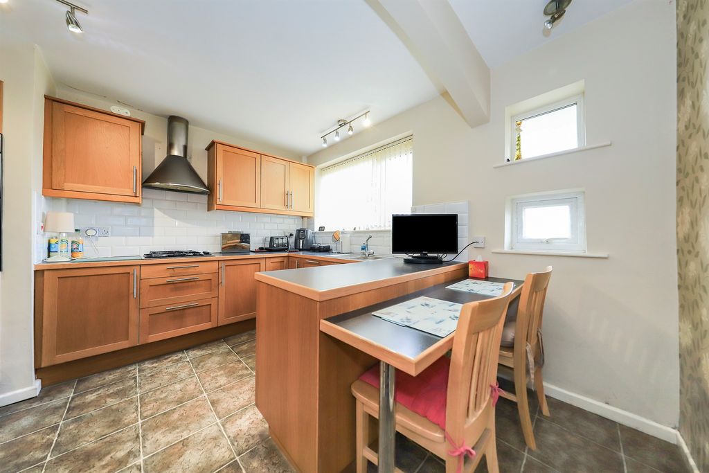 Property photo 3 of 18