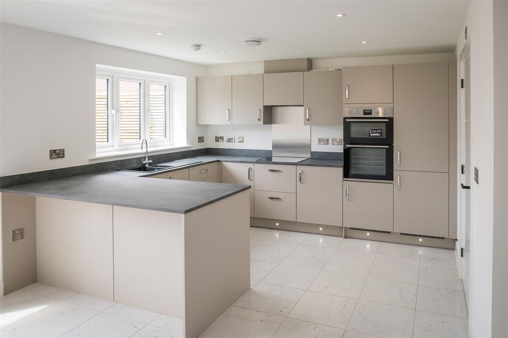 Property photo 2 of 16 Property-Perspective-Stoneley-Road-Crewe-040725-18