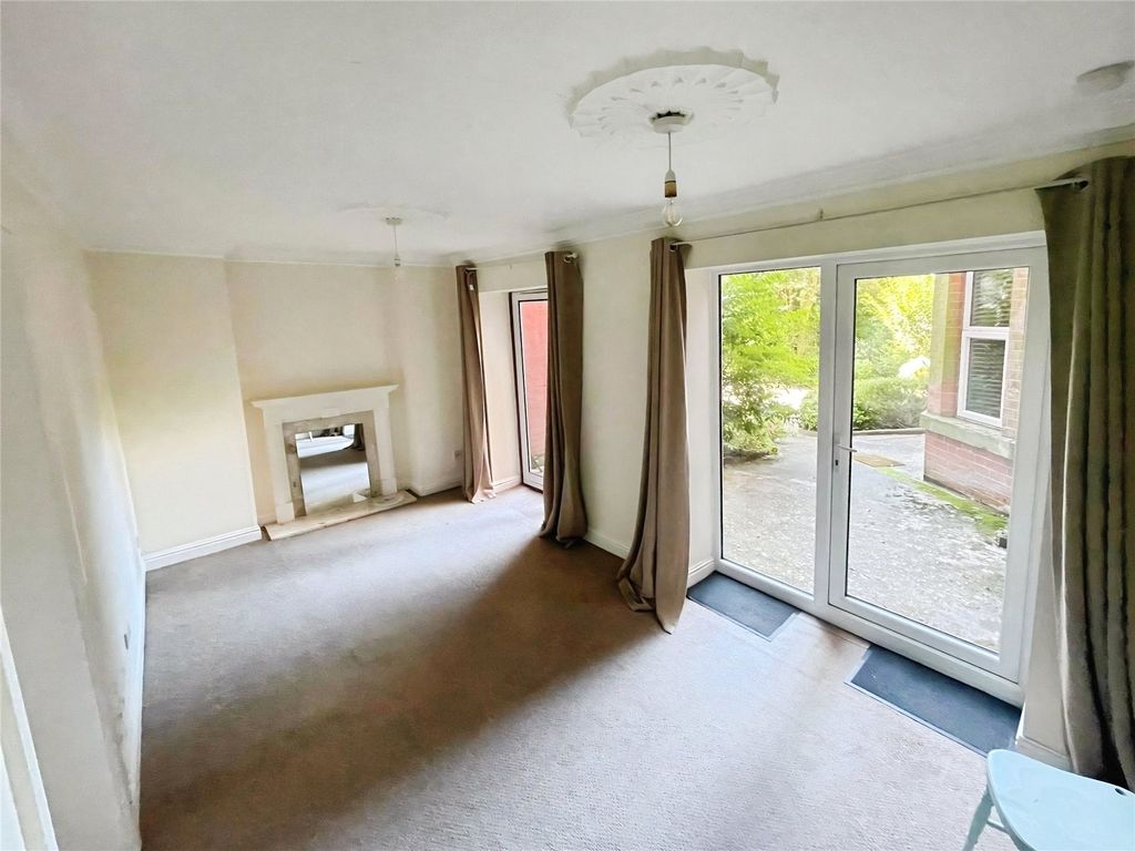 Property photo 3 of 11 Picture No. 12