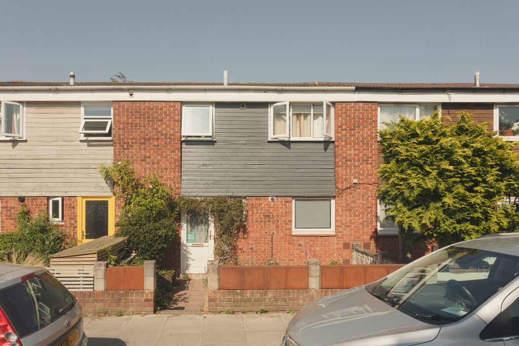 Property photo 2 of 23