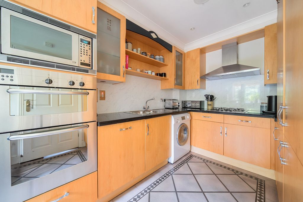 Property photo 3 of 19 1364707-18-68E7cd...