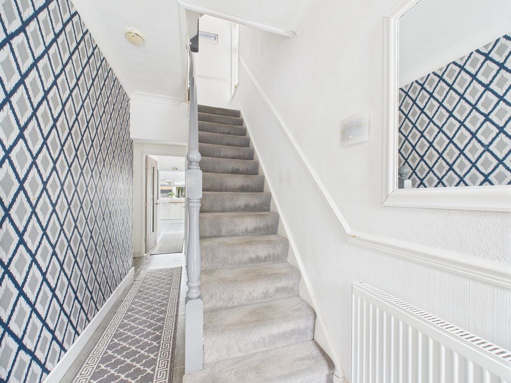 Property photo 2 of 25