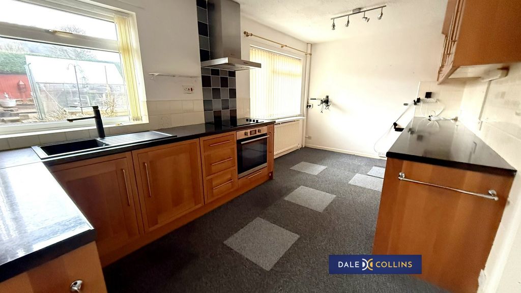 Property photo 3 of 22 Photo 12