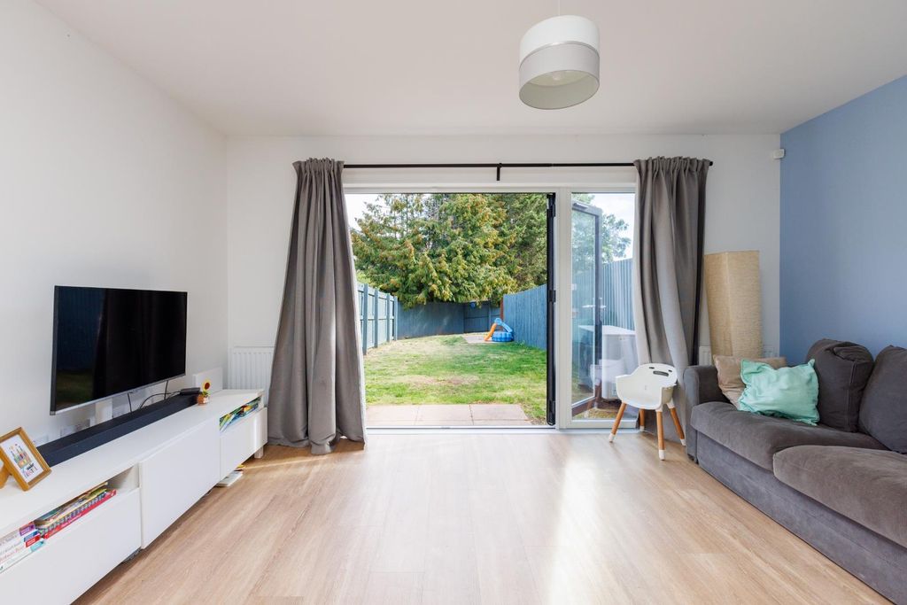 Property photo 3 of 18 2 Lyme Way-15.Jpg