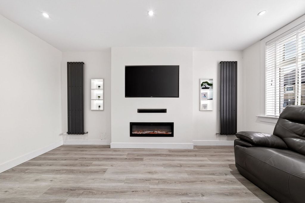 Property photo 3 of 50 Lounge