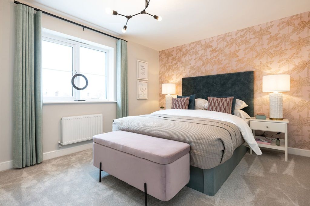 Property photo 1 of 8 Main Bedroom With Space For Storage