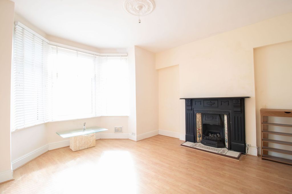 Property photo 3 of 29