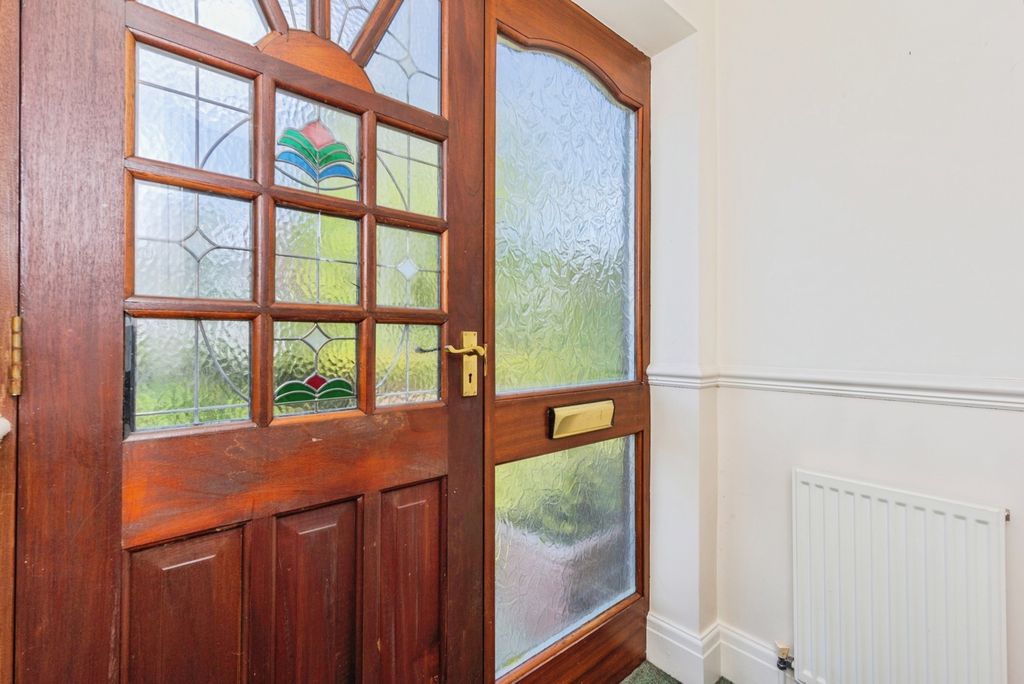 Property photo 2 of 45 Entrance