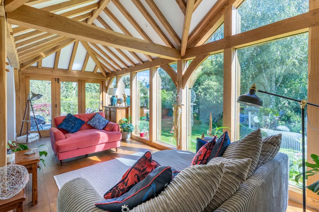 Property photo 3 of 40