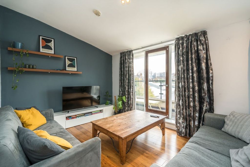 Property photo 2 of 9