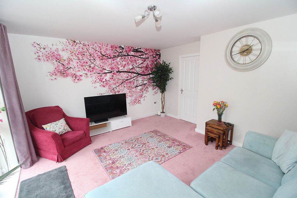 Property photo 3 of 12 5157472